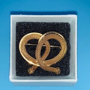 + Brooch Heart Shaped Gold in Color